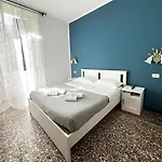 Ξενοδοχείο Baia Di *